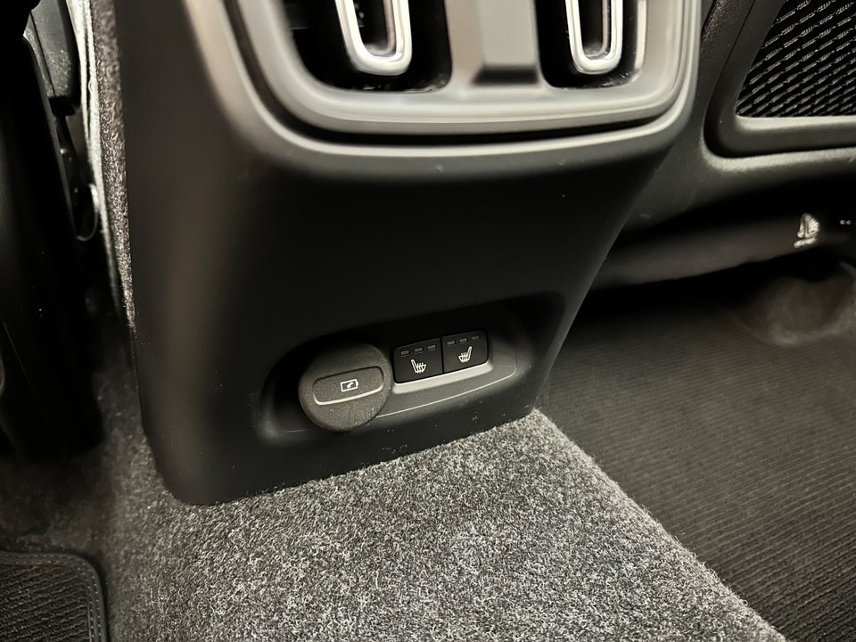 Volvo XC40 ReCharge Twin Ultimate 5d