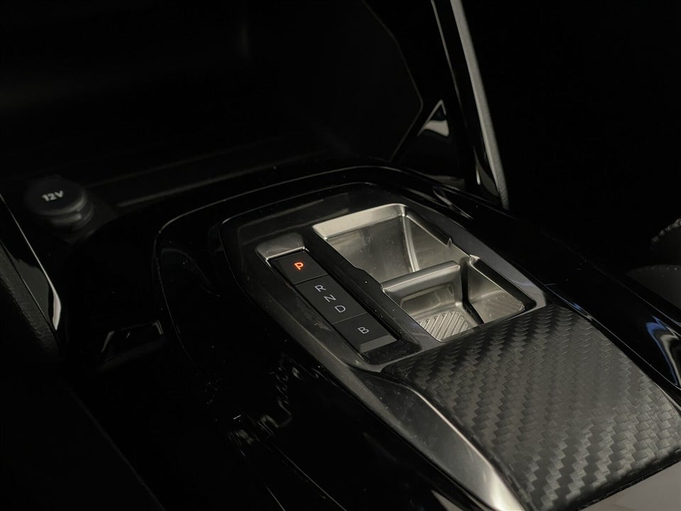 Peugeot e-208 50 GT 5d