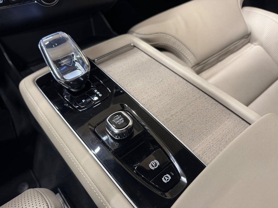 Volvo XC90 2,0 T8 ReCharge Ultra Dark aut. AWD 7prs 5d