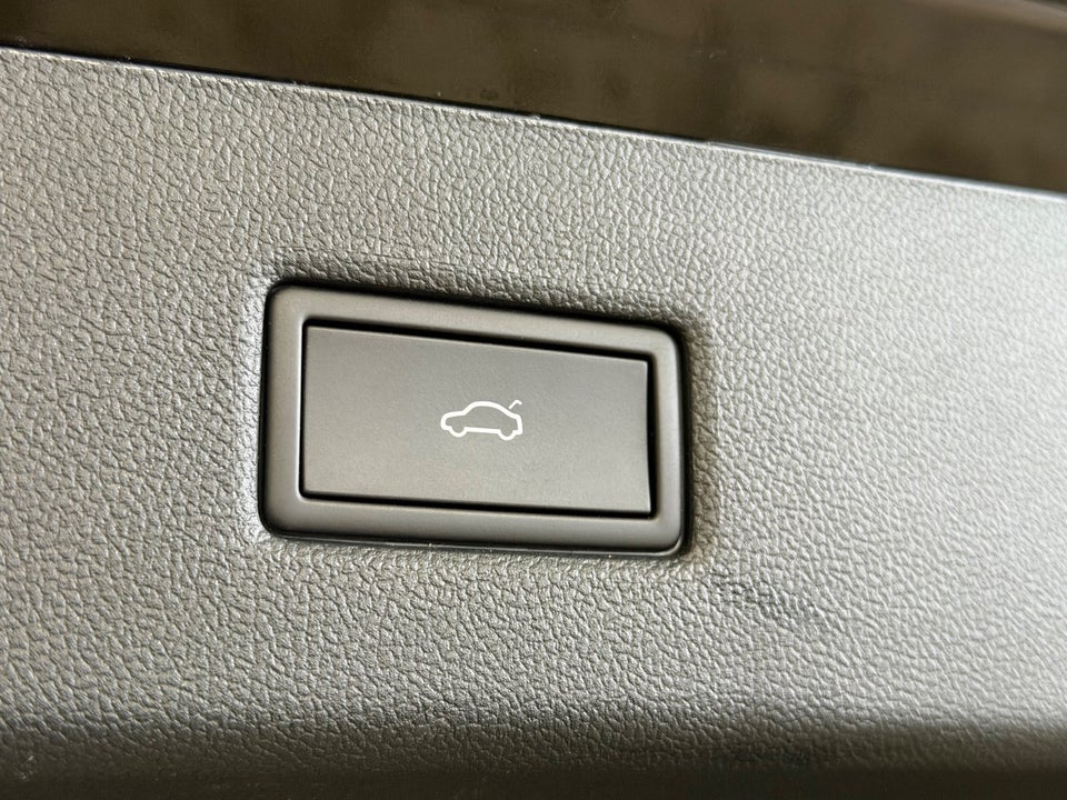 Ford Explorer 79 Premium Extended Range AWD Van 5d