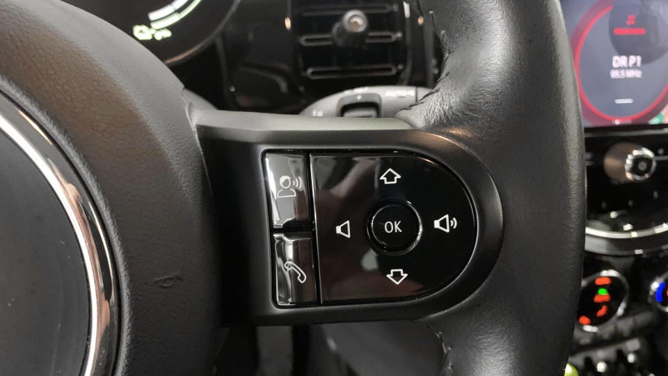 MINI Cooper SE Essential 3d