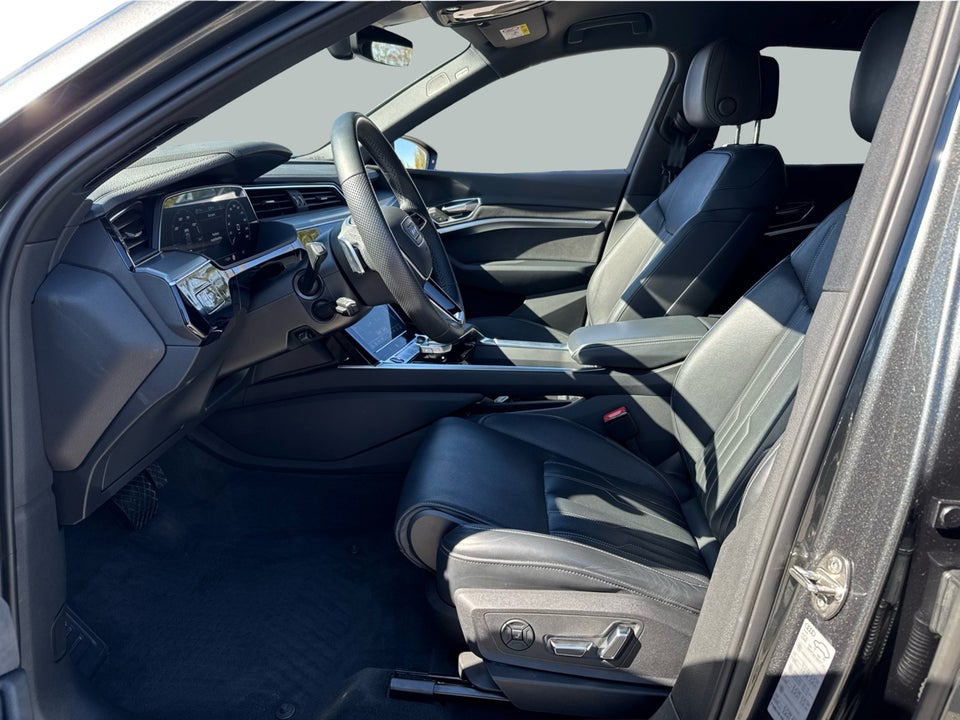 Audi e-tron 55 S-line quattro 5d