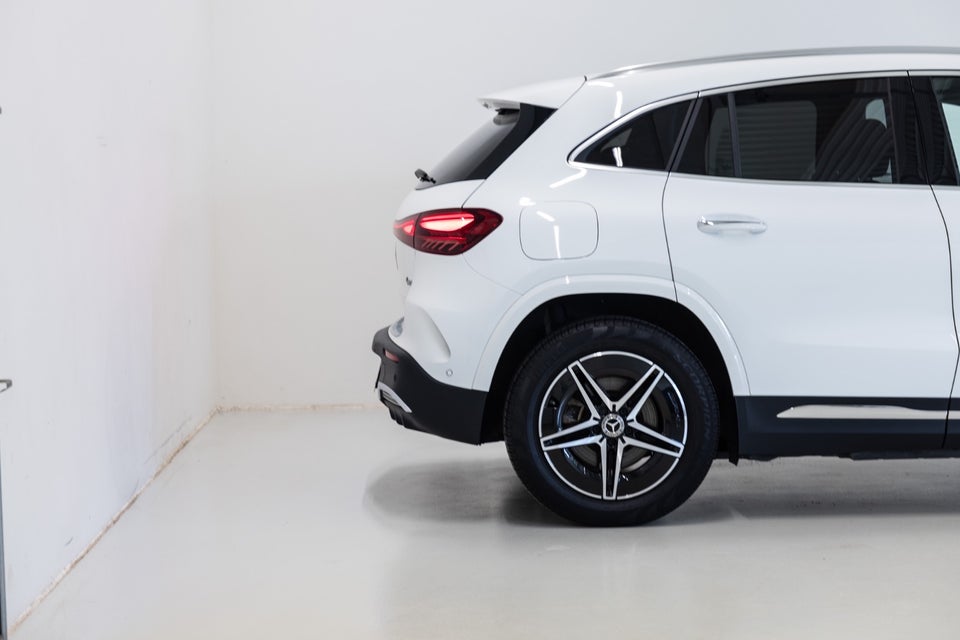 Mercedes EQA350 AMG Premium 4Matic 5d