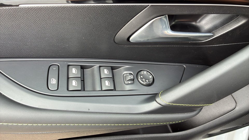Peugeot e-208 54 GT Pack 5d
