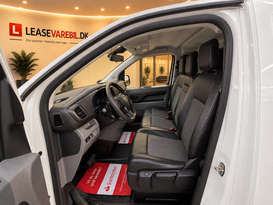Toyota ProAce 2,0 D 120 Long Comfort Master aut. 4d