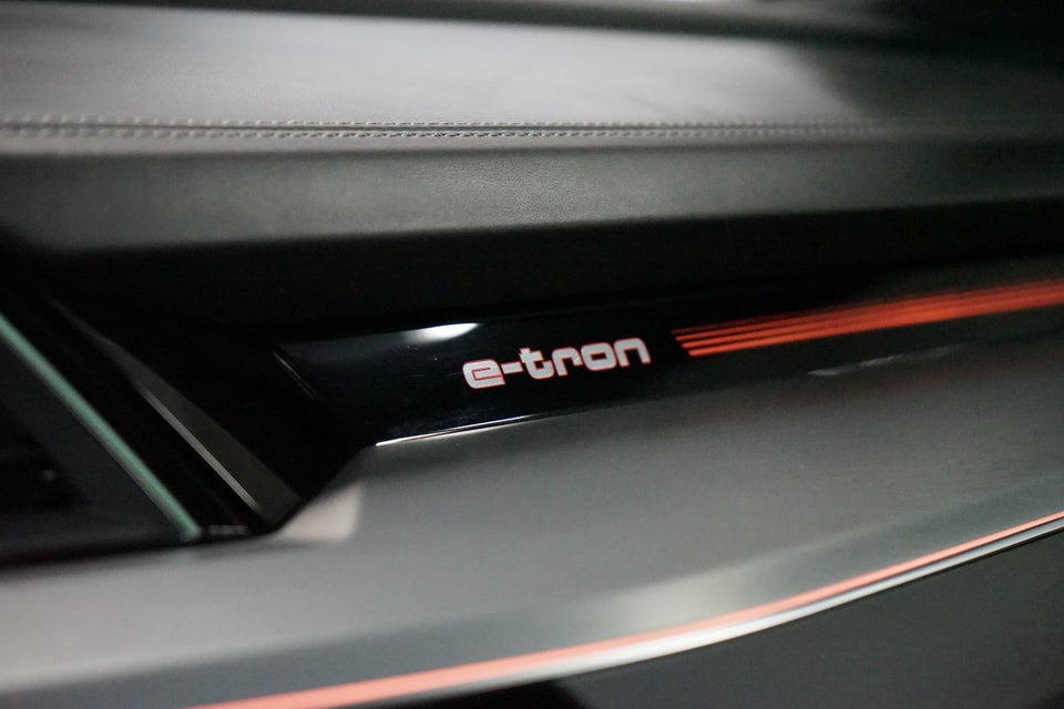 Audi e-tron 55 S-line Sportback quattro 5d