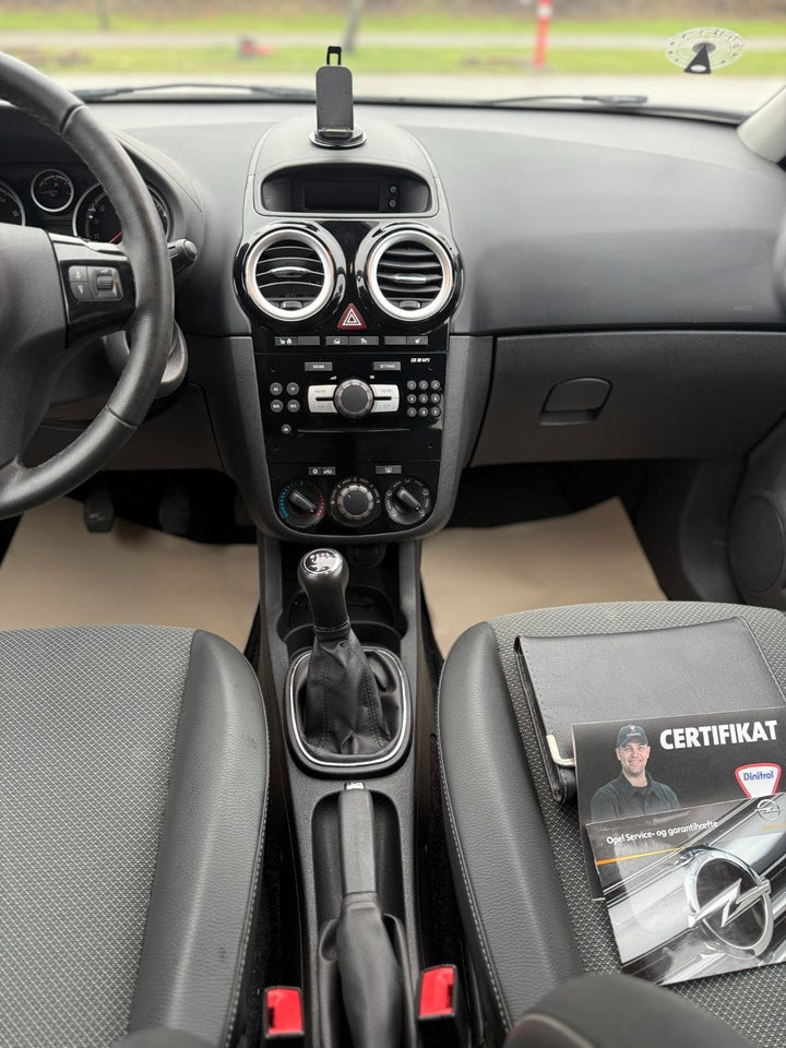 Opel Corsa 1,4 16V Cosmo 5d