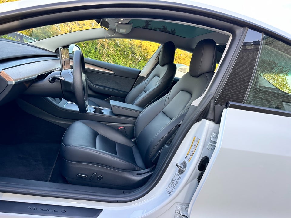 Tesla Model 3 Long Range AWD 4d