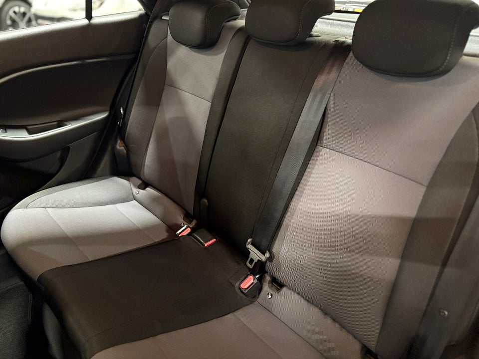 Hyundai i20 1,25 Passion 5d