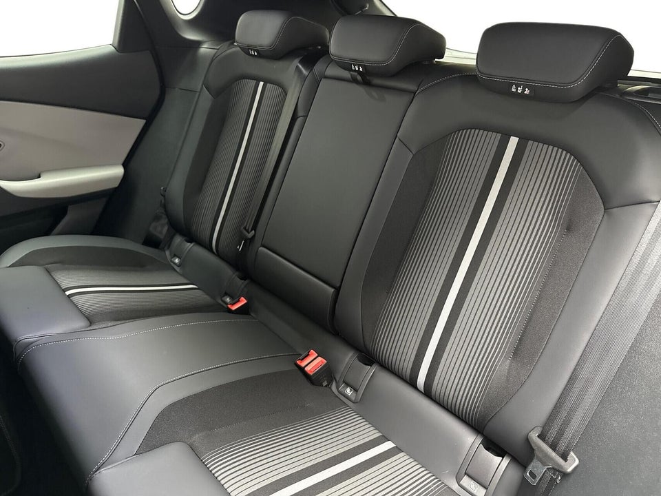 Ford Capri 82 Select Extended Range 5d