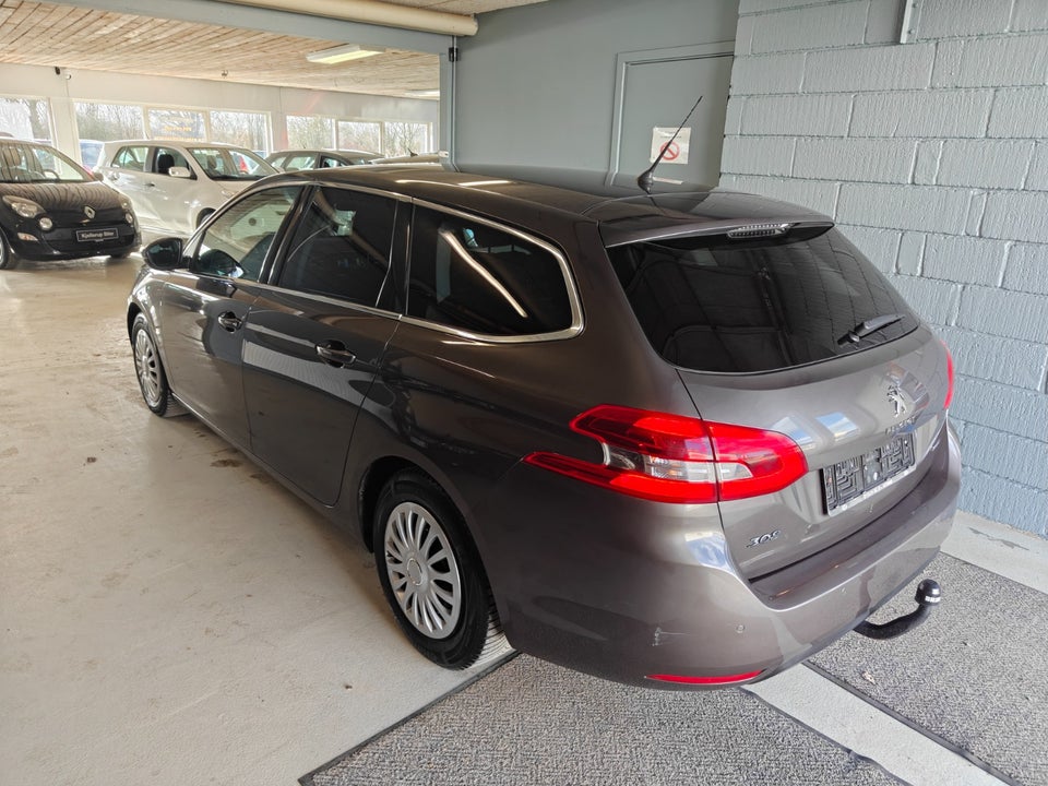 Peugeot 308 1,6 BlueHDi 120 Style SW 5d