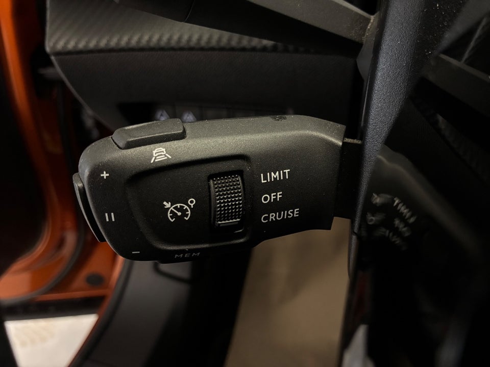 Peugeot e-2008 50 GT Sky 5d