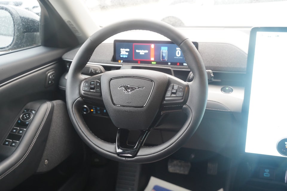 Ford Mustang Mach-E 78 Standard Range 5d