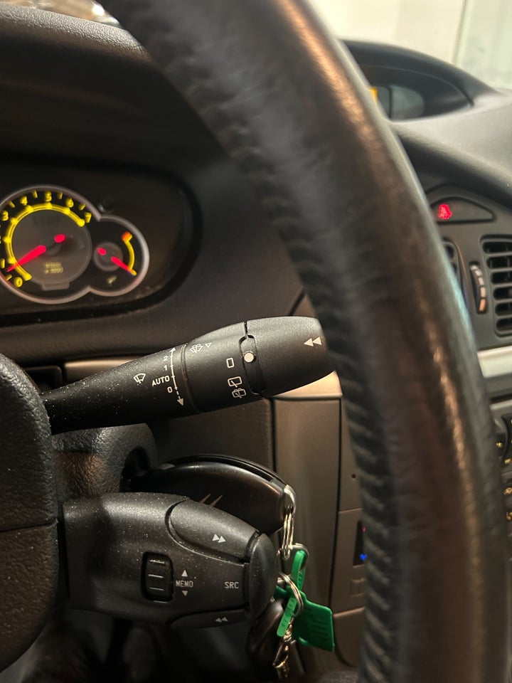 Citroën C5 2,0i 16V Elegance aut. 5d