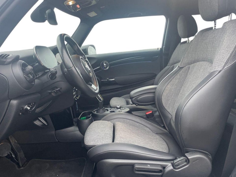 MINI Cooper SE Classic Trim 3d