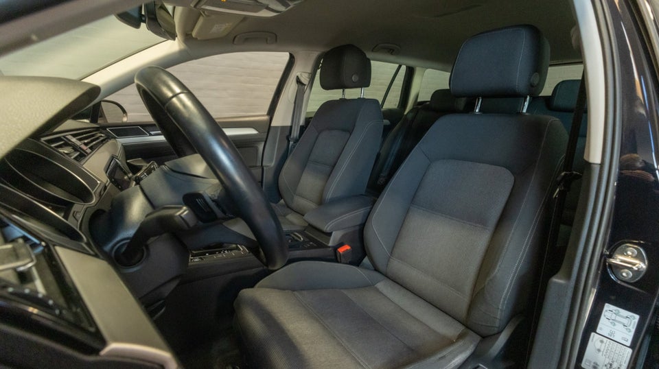 VW Passat 2,0 TDi 122 Business+ Pro Variant DSG 5d