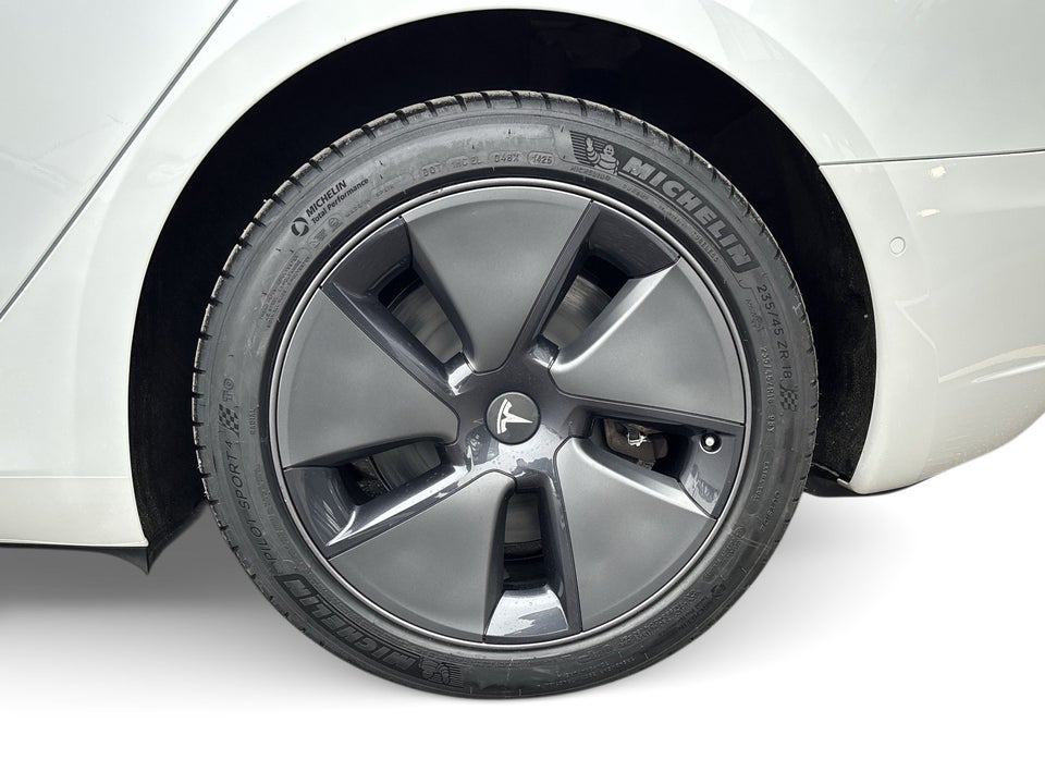 Tesla Model 3 Standard Range+ RWD 4d