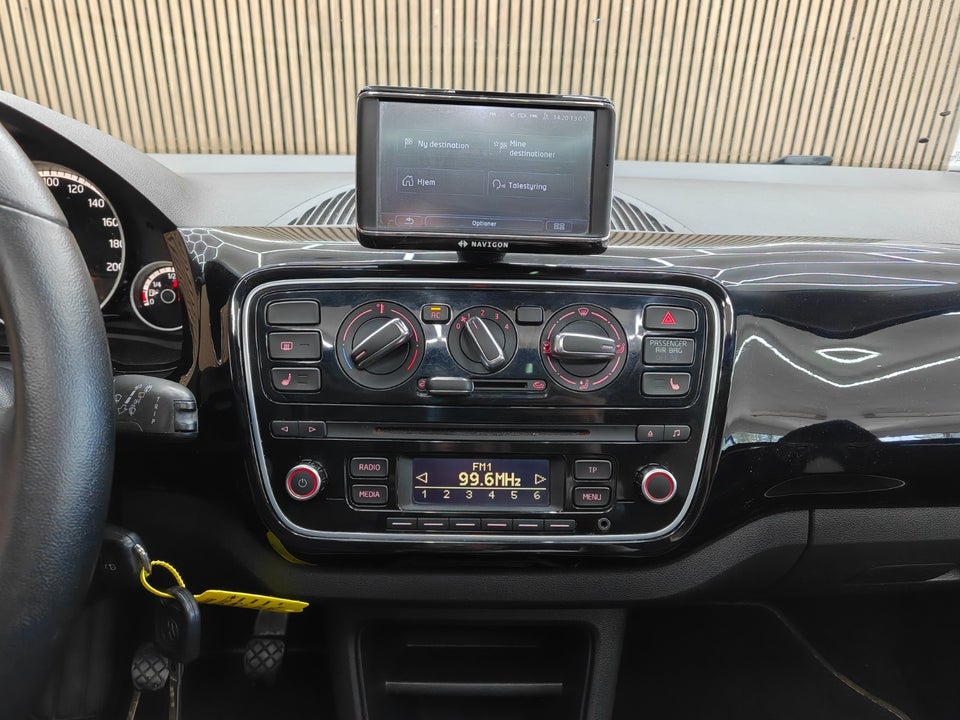 VW Up! 1,0 75 Black Up! 5d