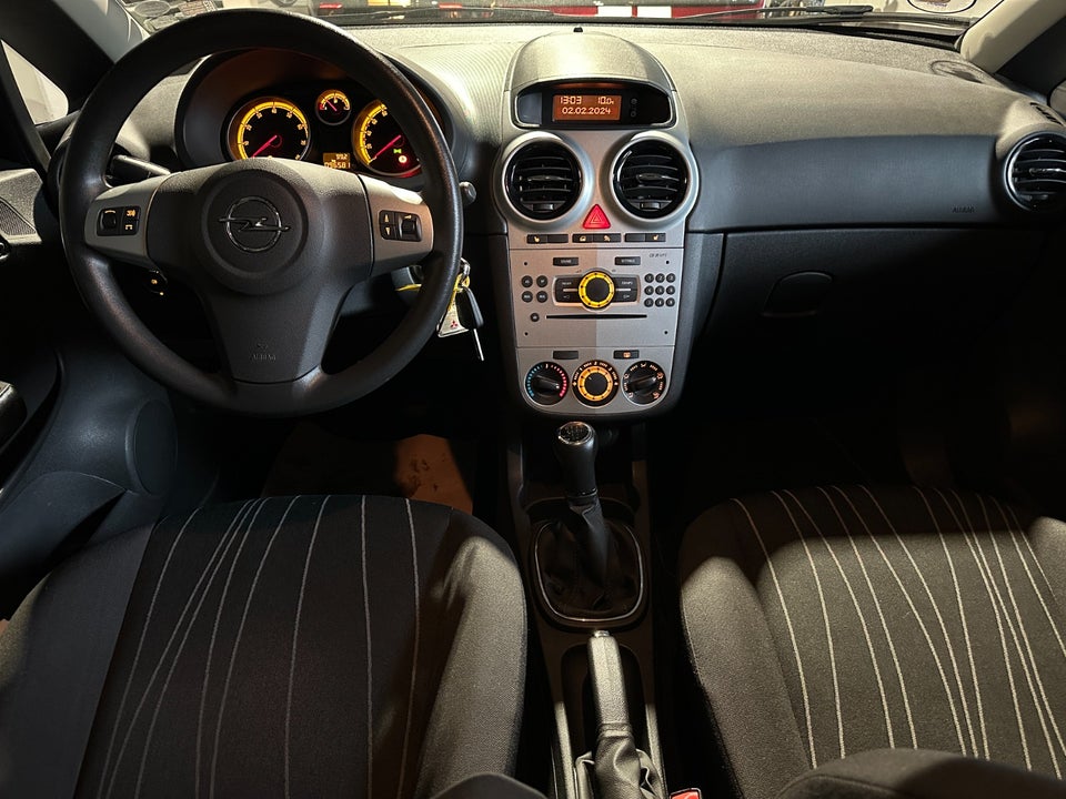 Opel Corsa 1,0 12V Essentia 5d