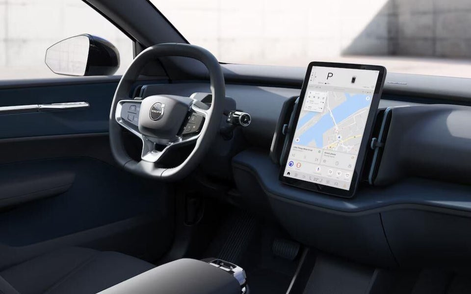 Volvo EX30 Extended Range Plus 5d