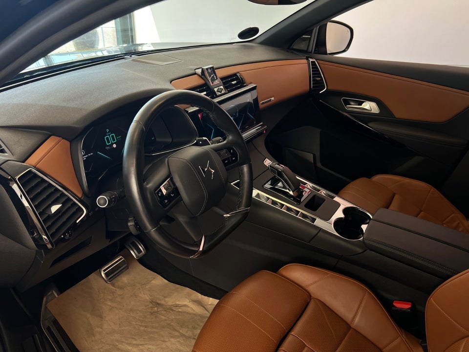 DS DS 7 CrossBack 1,6 E-Tense Opera EAT8 AWD 5d