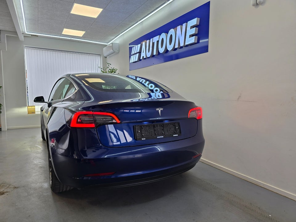 Tesla Model 3 Standard Range+ RWD 4d