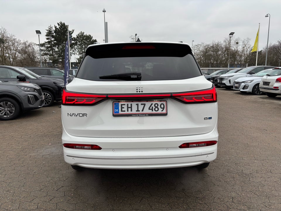 Navor E5 1,5 PHEV Rock 5d