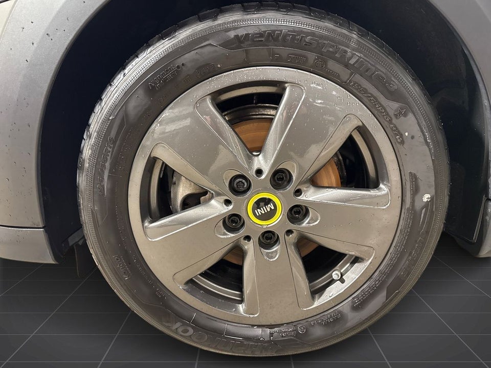 MINI Cooper SE Essential 3d