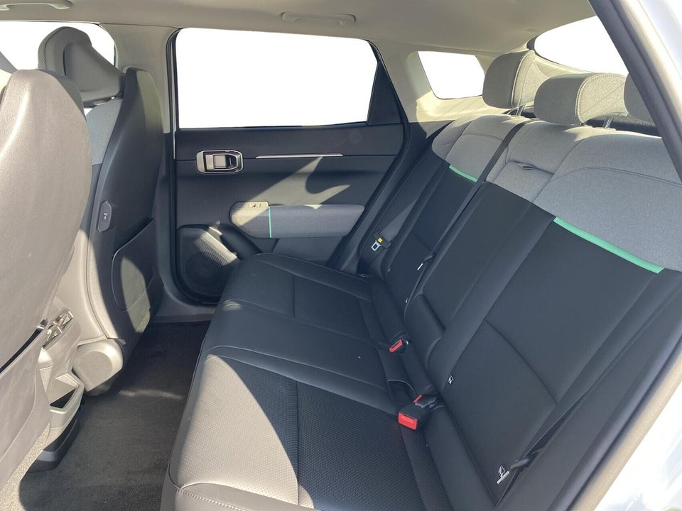 Kia EV4 81 Long Range Business Plus Fastback 4d
