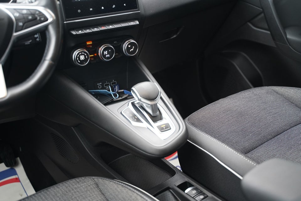 Renault Captur 1,6 E-Tech Intens 5d