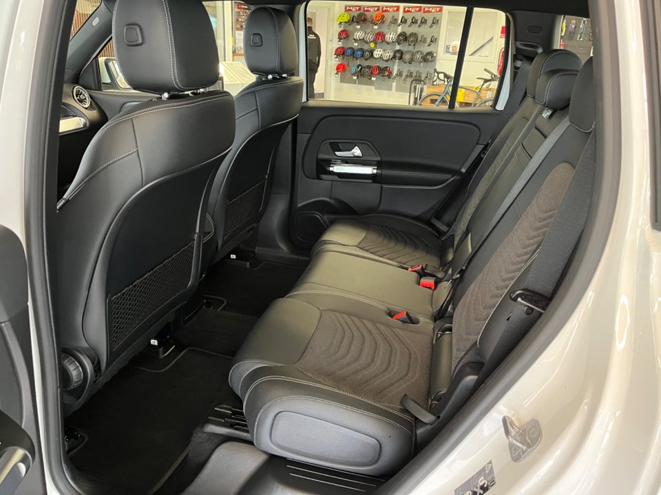 Mercedes EQB300 Progressive Advance 4Matic 5d