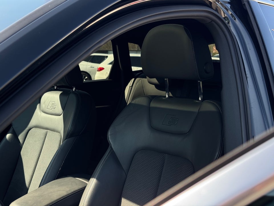 Audi e-tron 55 S-line quattro 5d