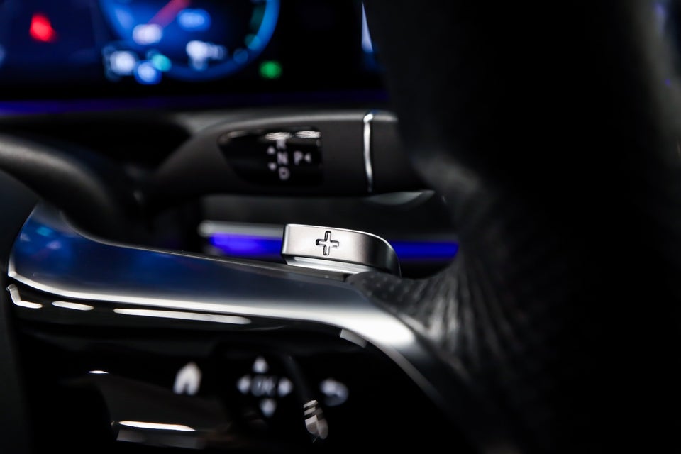 Mercedes E300 de 2,0 AMG Line stc. aut. 5d