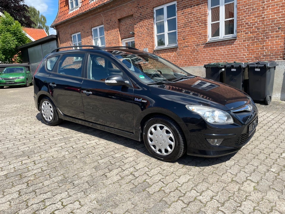 Hyundai i30 1,6 CRDi 90 Blue Drive CW 5d