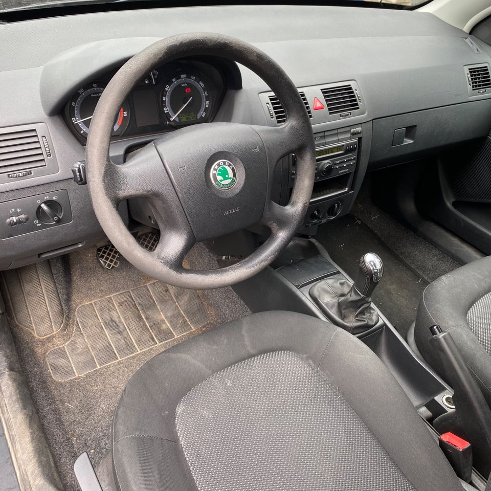 Skoda Fabia 1,4 16V 80 Ambiente Combi 5d