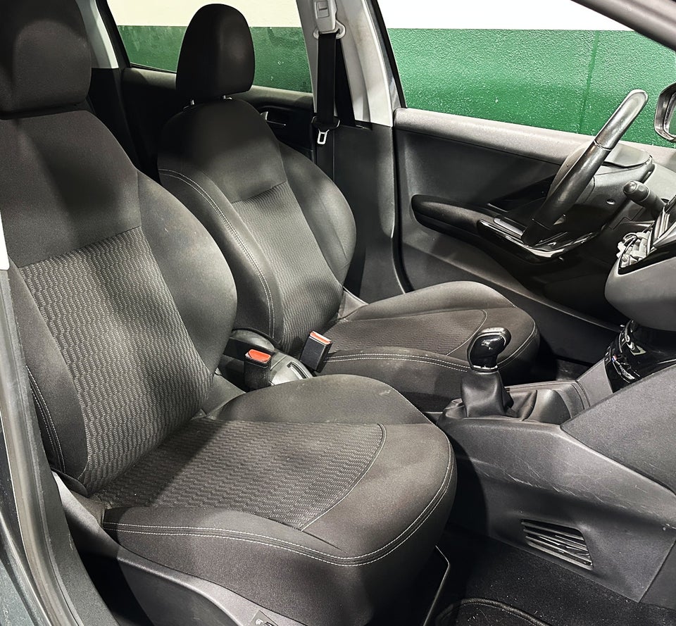 Peugeot 208 1,6 BlueHDi 100 Active 5d