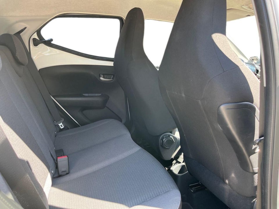 Toyota Aygo 1,0 VVT-i x-press x-shift 5d