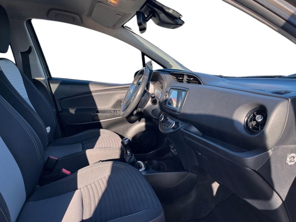 Toyota Yaris 1,0 VVT-i T3 Premium 5d