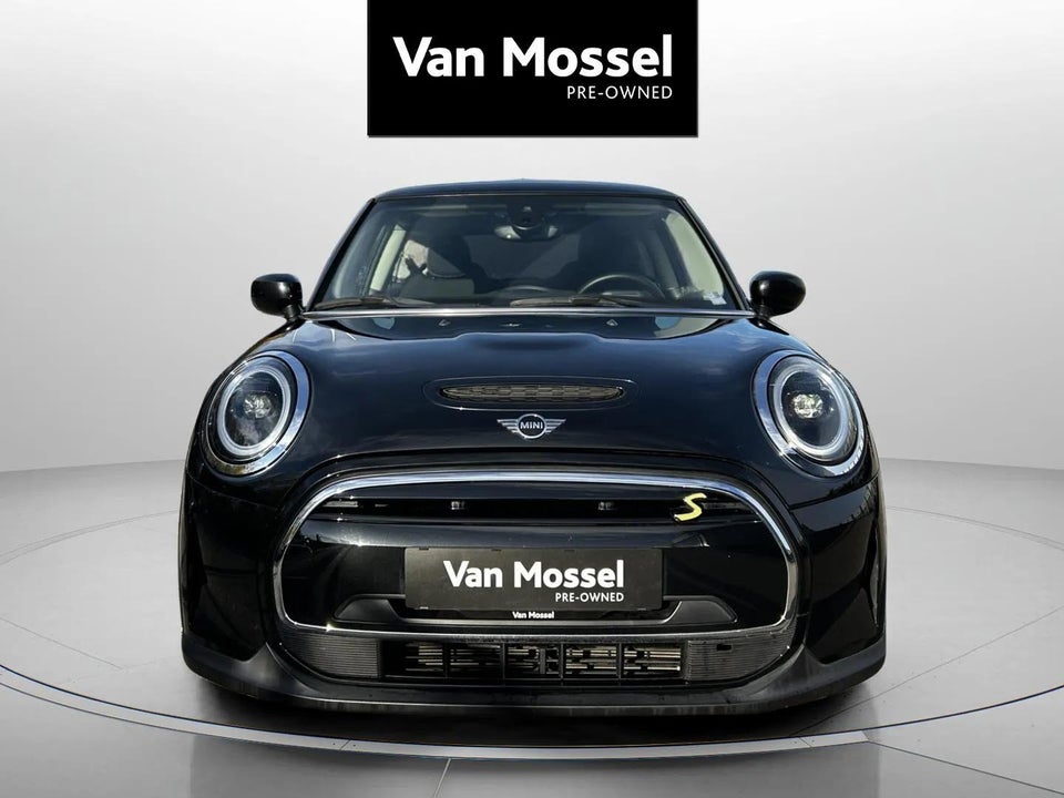 MINI Cooper SE Essential 3d