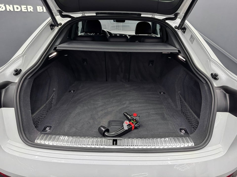 Audi Q8 e-tron 55 S-line Black Style Sportback quattro 5d