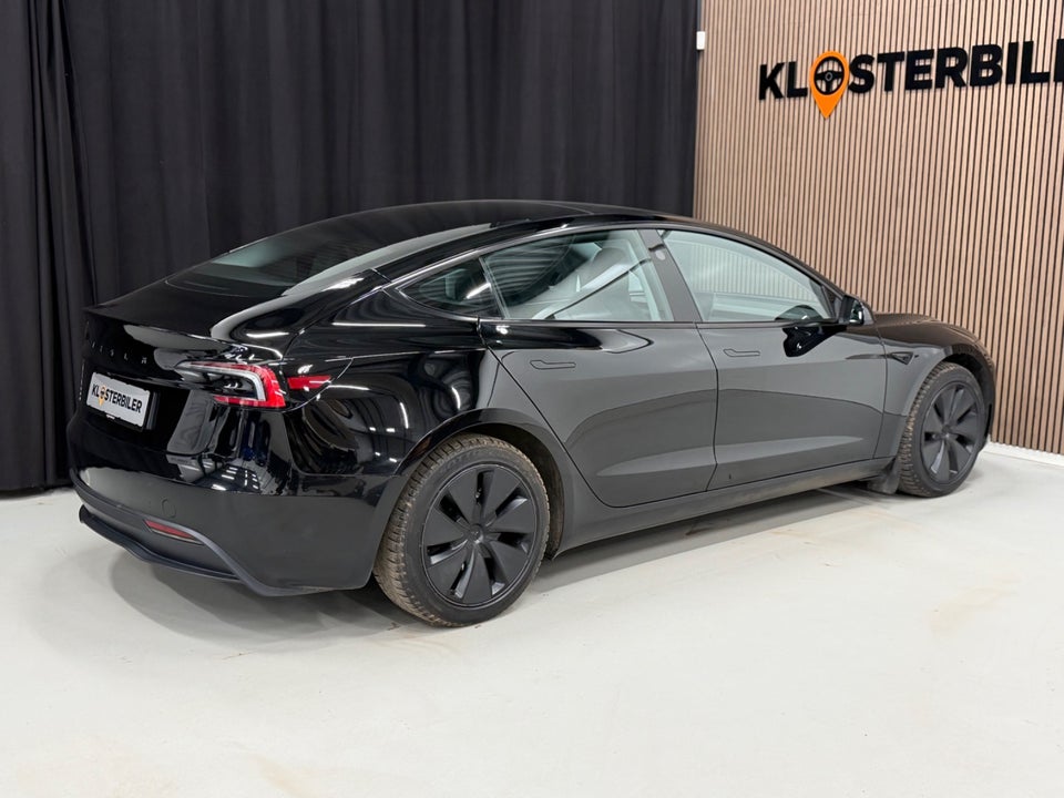 Tesla Model 3 RWD 4d