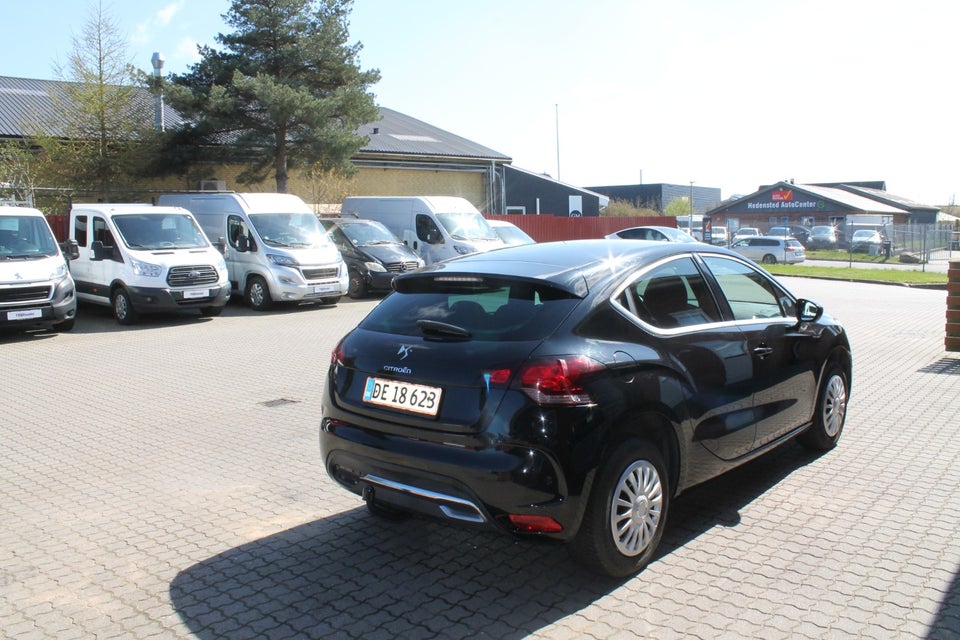 Citroën DS4 1,6 e-HDi 112 Style E6G 5d