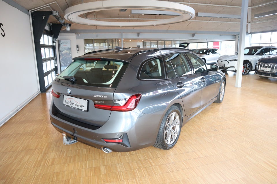 BMW 330e 2,0 Touring Sport Line aut. 5d