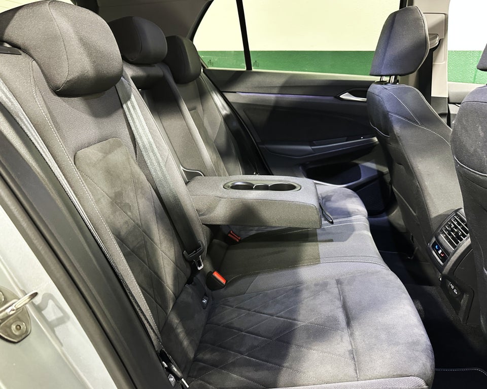 VW Golf VIII 1,5 eTSi 150 Style DSG 5d