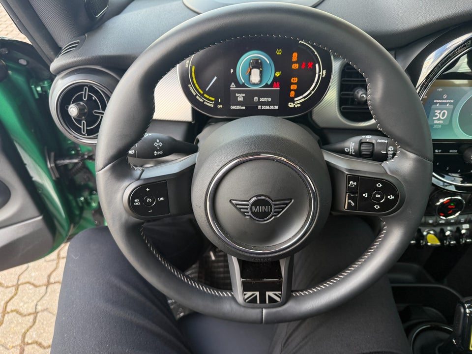 MINI Cooper SE Maximise 3d