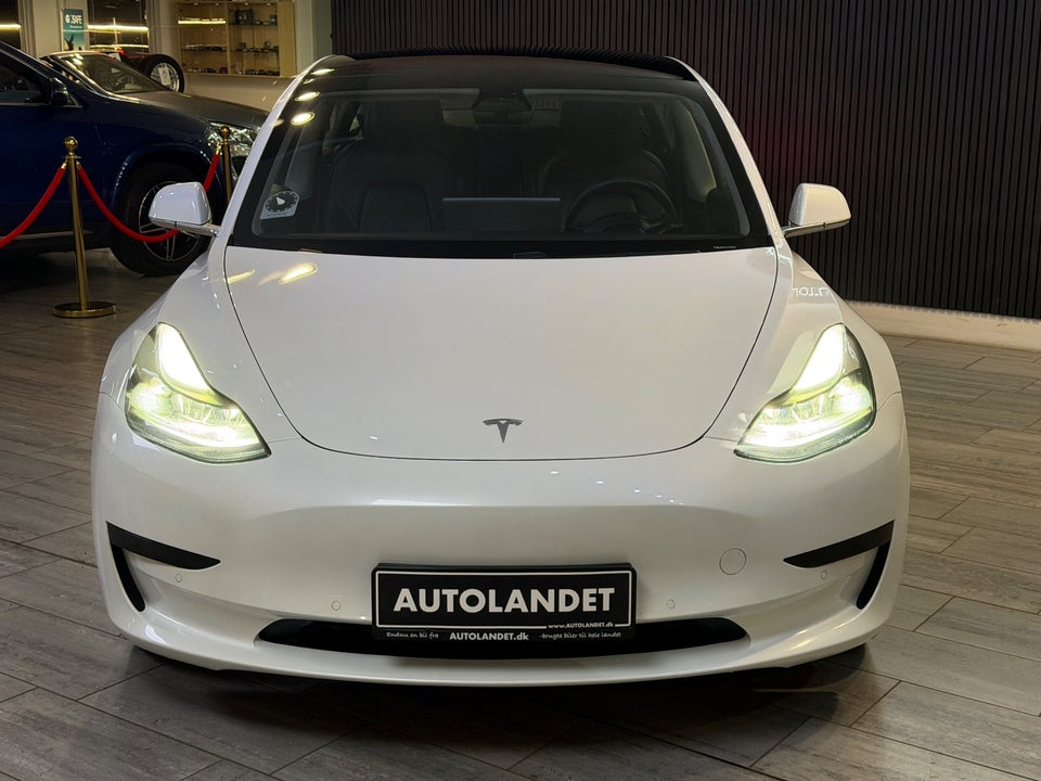 Tesla Model 3 Standard Range+ RWD 4d