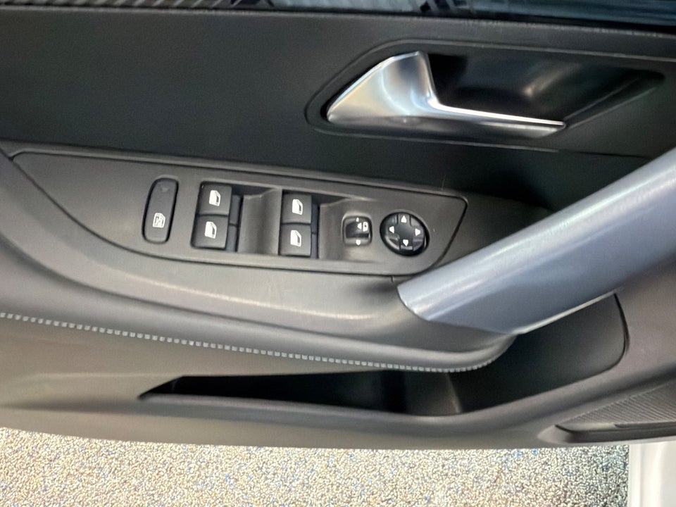Peugeot 2008 1,2 PureTech 130 Allure 5d