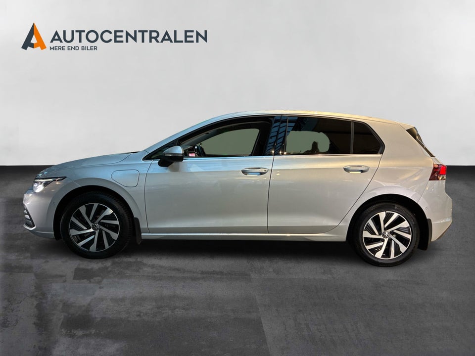 VW Golf VIII 1,4 eHybrid DSG 5d