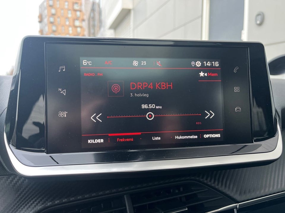 Peugeot 208 1,2 PureTech 100 Allure Sky EAT8 5d