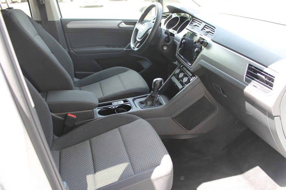 VW Touran 2,0 TDi 150 Highline DSG Van 5d